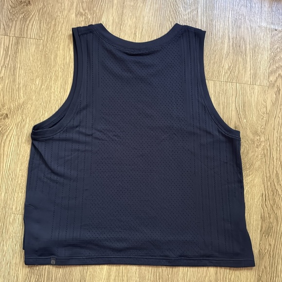 Lululemon cropped running tank, navy, size 2 - Picture 2 of 3